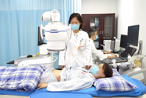 星空xk普罗超声聚焦治疗机器人